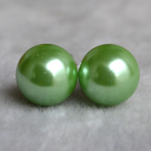pendientes de perlas verdes, pendientes de perlas de cristal, pendientes de perlas de 8 mm, pendientes de perlas redondas, pendientes de dama de honor, joyas de boda