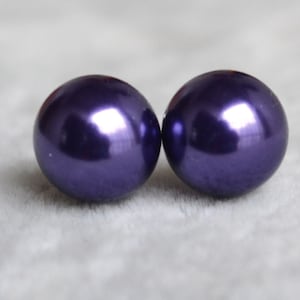 Purple Pearl Earrings, 6mm 8mm 10mm Glass Pearl earrings, statement earrings, purple beaded stud earrings