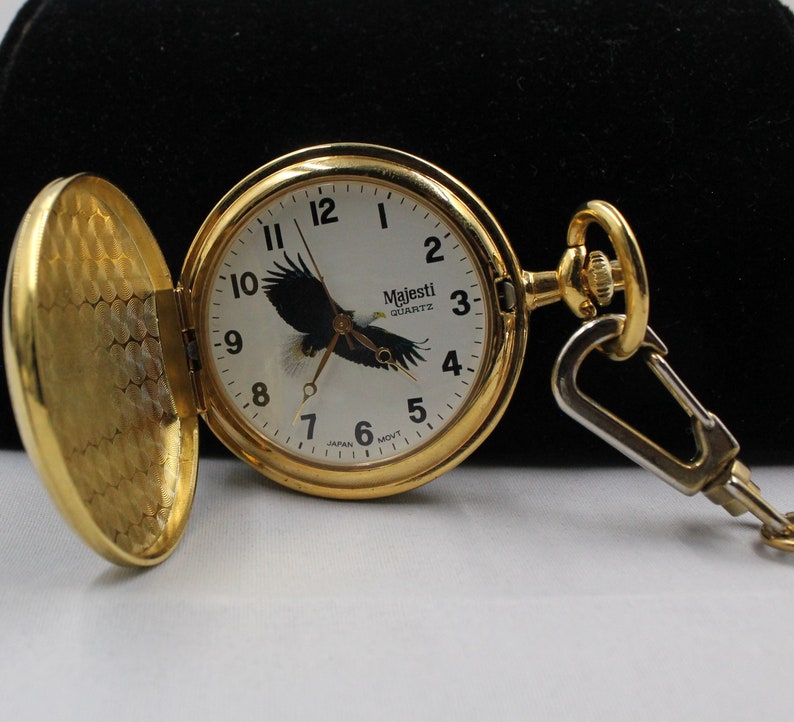 Majesti Quartz Pocket Watch With Chain Majesti Quartz Pocket Watch With Chain