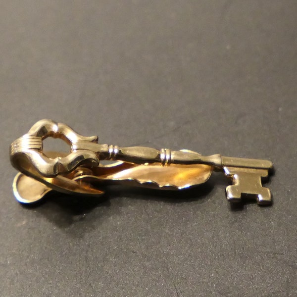 Vtg Skeleton Key Pin/Tie Tack Hickok USA Gold Tone