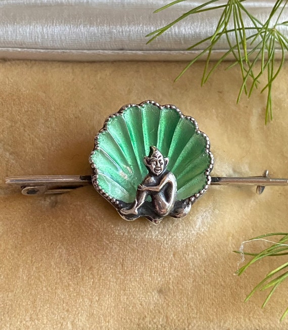 Bernard instone best sale brooch