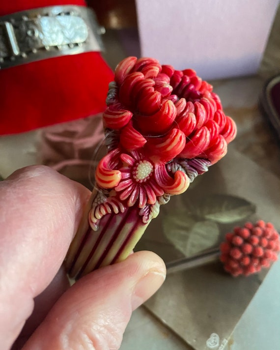 Vintage Celluloid Chrysanthemum Bangle. 1930s, Ha… - image 3