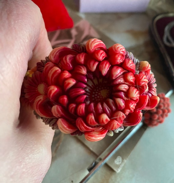 Vintage Celluloid Chrysanthemum Bangle. 1930s, Ha… - image 5