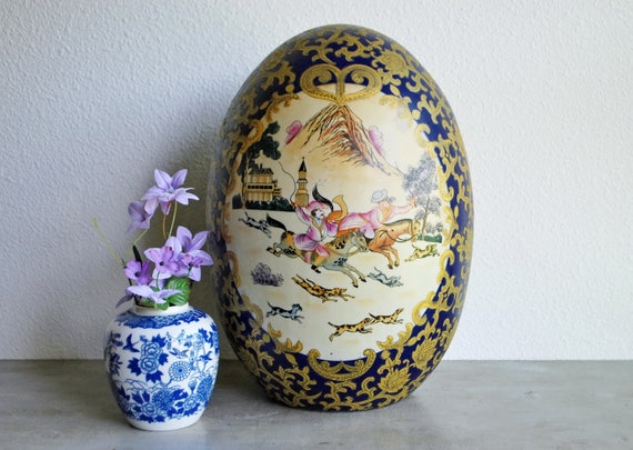 Price reduced Large 13.75 Tall Chinese Porcelain Egg English Hunting Scene Foxhounds Chinoiserie Decoration