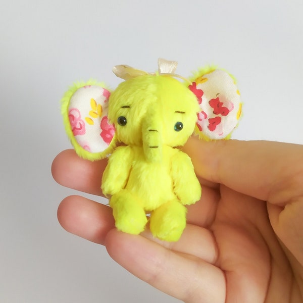 Yellow shabby chic tiny teddy elephant toy. Pet for custom blythe, bjd dolls. Soft stuffed plushie for dollhouse, diorama. Pocket toy.