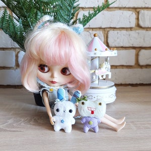 2 Toys in set. Tiny primitive teddy frog and teddy bunny rabbit. Handmade. Diorama and dollhouse toys. Pet for bjd custom blythe .