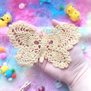 Tapete de mariposa de ganchillo vintage: encaje de algodón hecho a mano, decoración shabby chic