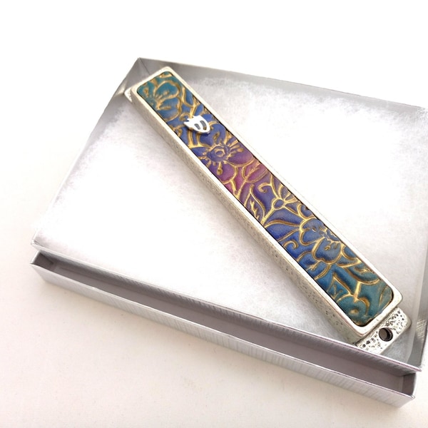 Mezuzah con pergamino kosher, regalo de anfitriona, judaica, mezuza floral moderna, regalo de Bat Mitzvah, caso Mezuzah, hecho en Israel, arte judío, Mezuzah