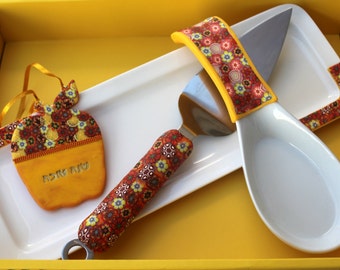 Rosh Hashana Gift set,House warming gift,Kitchen Gift set, Four yellow orange items - cake cutter, cake platter, spoon rest and apple decor