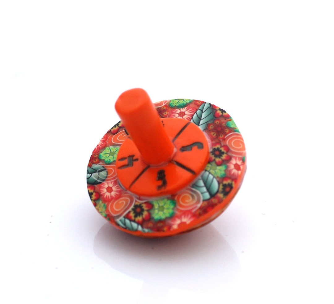 On Peut En Faire Une Vieille Toupie 3 Lettres Hanouka Dreidel Judaica Toupie Cadeaux en argile polymère - Etsy France