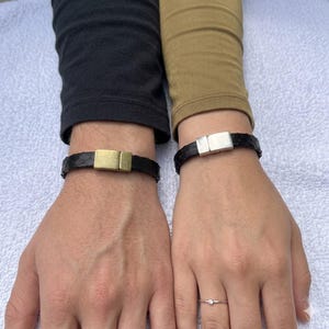 Black flat python bracelet - brass or silver magnetic clasp - unisex - Regaliz