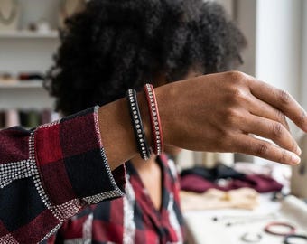 Bracciale in pelle con cristalli brillanti - rosso/nero - Regaliz - chiusura magnetica argento