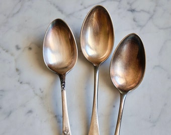 English spoons in silver.