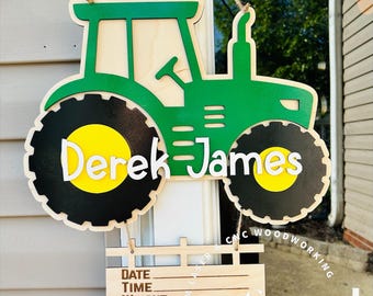 Panneau de statistiques de naissance bébé garçon / faire-part de chambre d'enfant / panneau d'hôpital pour nouveau-né / panneau de naissance en bois / accroche-porte tracteur pour bébé ferme