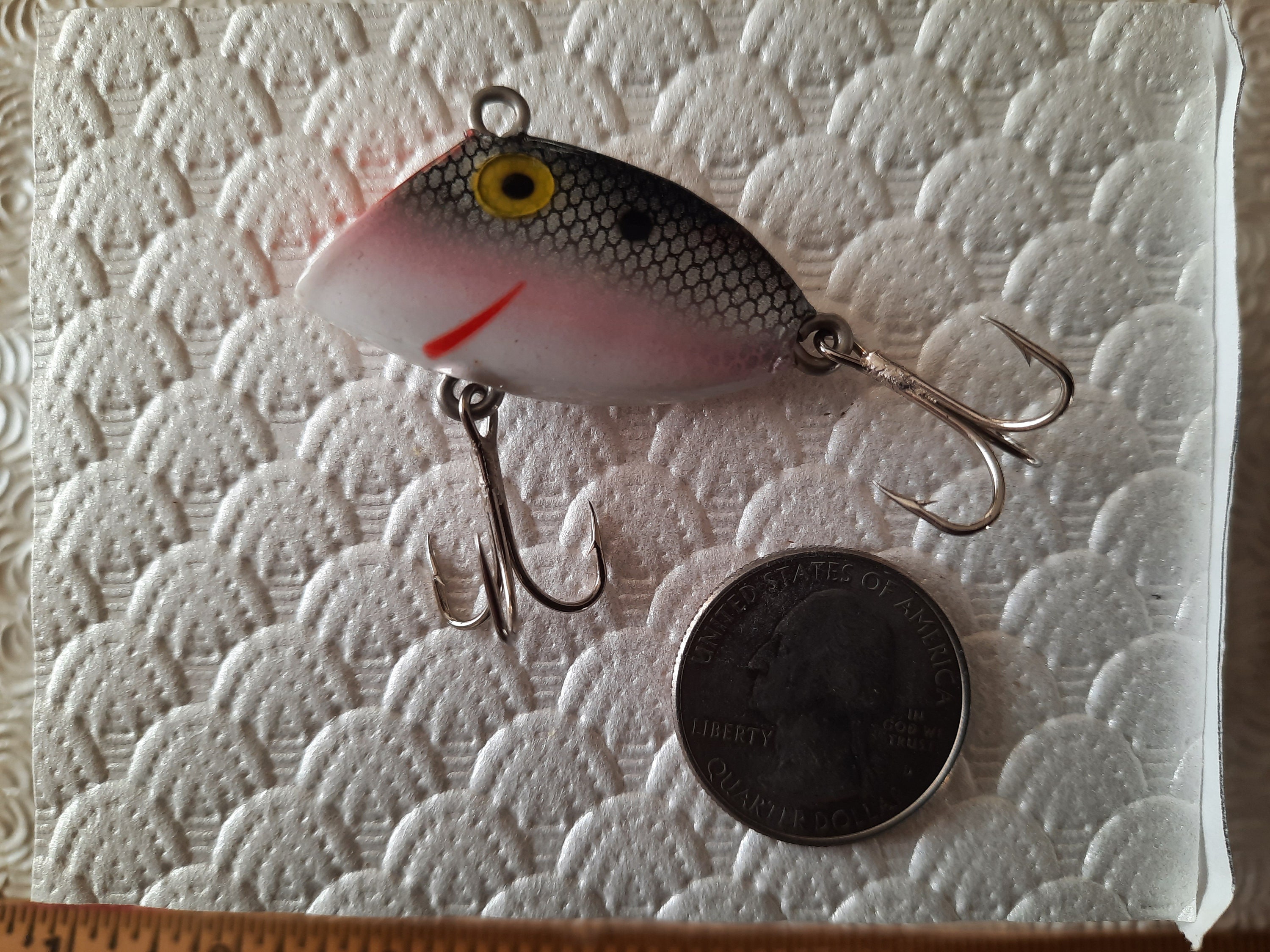 Vintage Pico Perch Fishing Lure: Rare Size and Color Combo, Black/silver  Scale/pink/white 1.5 in Length, 1/8 Oz. 