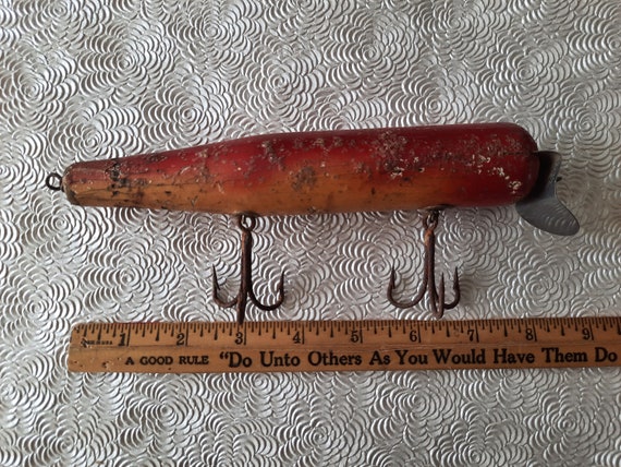 Vintage Fishing Lure: Large 8 Unmarked Wooden Cedar Plug Saltwater