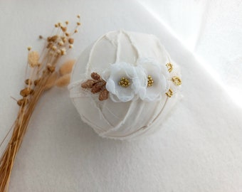 Christening flower headband for baby girl in cream and gold color, Baby headband prop, Newborn flower tieback prop, Photography prop