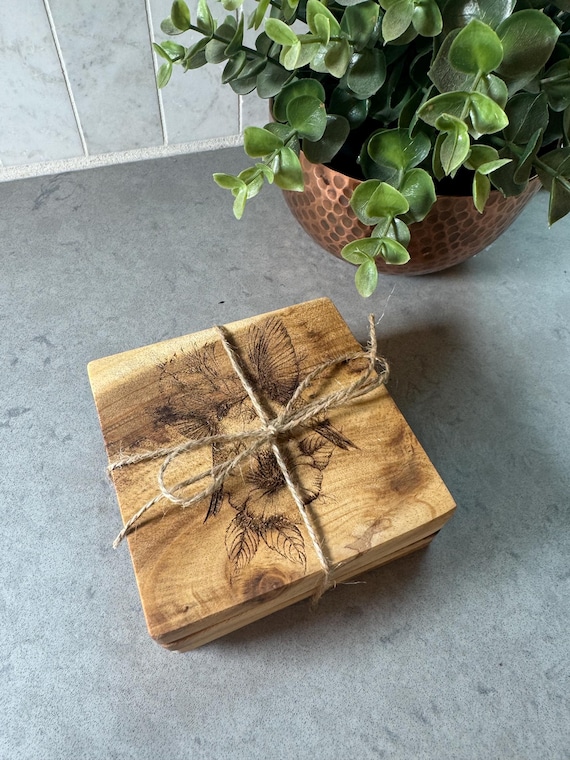 Hummingbird, Wild Flower Design, Coaster Set on Acacia Wood