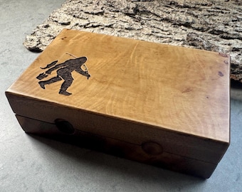 Big Foot Gravierte Wurzelholz Fliegenbox: Fliegen Angeln Geschenk