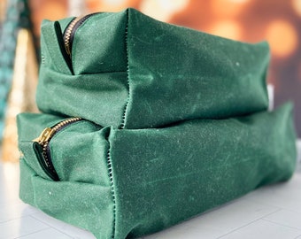 Hunter Green Waxed Canvas Water Resistant Dopp Kit, Forest Green Canvas Traveler Toiletry Bag