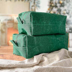 Hunter Green Waxed Canvas Water Resistant Dopp Kit, Forest Green Canvas Traveler Toiletry Bag