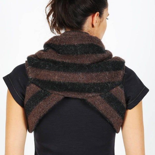 Microgilet chaud rayé noir et marron laine alpaga mohair