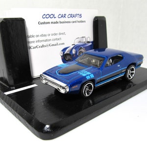 Plymouth GTX-visitekaarthouder 'Street Scene'-bureaudisplay