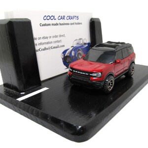 Ford Sport Bronco-visitekaartjeshouder 2022-24 'Street Scene' (2 kleuropties)