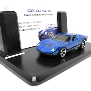 Lamborghini Miura SV Visitenkartenhalter "Street Scene" Schreibtischaufsteller (2 Varianten)