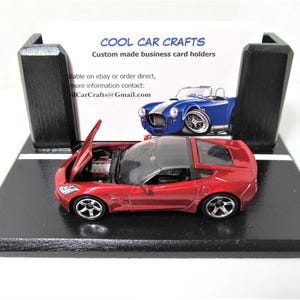 Corvette Stingray-visitekaarthouder 'Street Scene'-bureaudisplay - Premium-editie