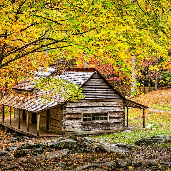 Finca otoñal en las Montañas Humeantes. Fotografía artística de William Britten: "Otoño en la cabaña Ogle".