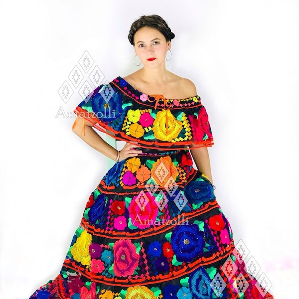 Traditional Mexican Chiapas Dress. Suit for parties. Quinceanera dress. Hand embroidery. Dress for special event.