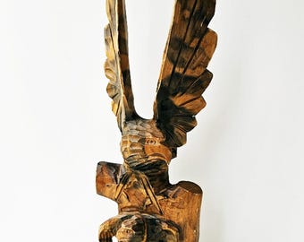 手彫りの木製鷲と鷲のひな人形、ソビエト時代のヴィンテージ家庭装飾置物