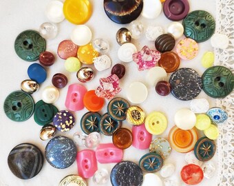 Vintage Button Mix: Assorted Colors, Crafting, Sewing, Junk Journals