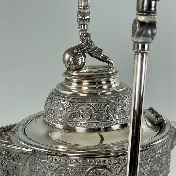 シルバープレート　水差し/ピッチャー アンティークのピューター水差しとミルクピッチャーは良質のデット