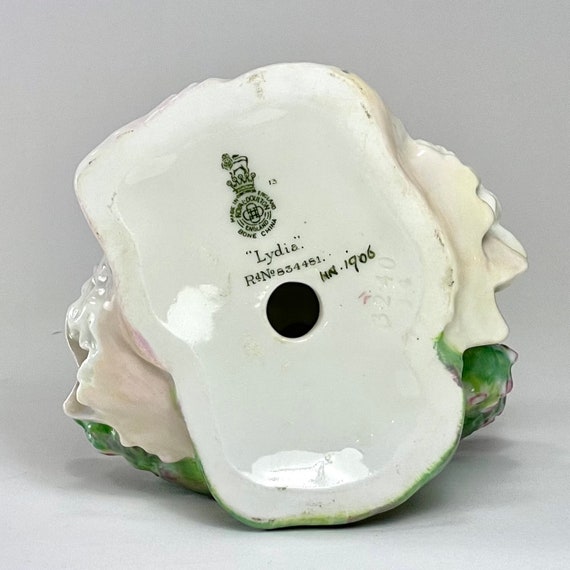 Royal Doulton Figurine: 'lydia' — HN 1906 - Etsy