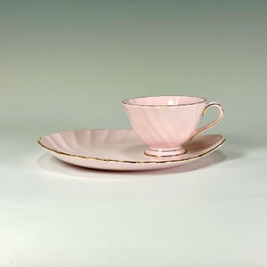 Royal Tuscan Snack Plate & Cup — No.8699H