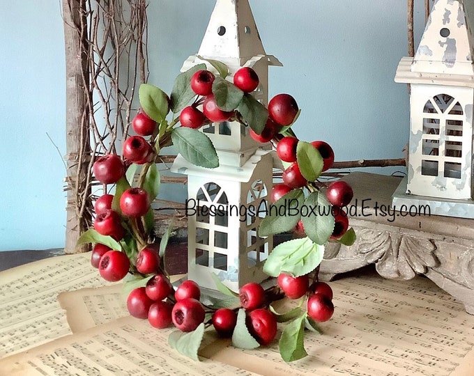 Christmas Berry Pod Wreath, Christmas Window Wreath, Mini Wreath, Kitchen Cabinets Decor, Christmas Decorations, Tabescape