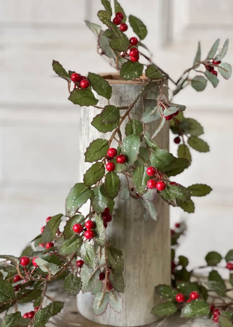 Christmas Fabric Holly/Berry Garland main image 1
