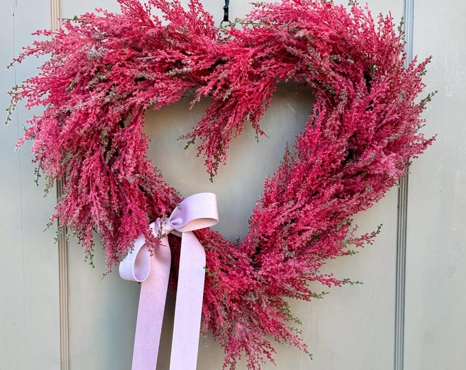 Red Valentines Day Wreath, Pink Heart Wreath, Red Pampas Grass Wreath, Valentines Decor, Valentines Day Gift, Pink Flower Wreath