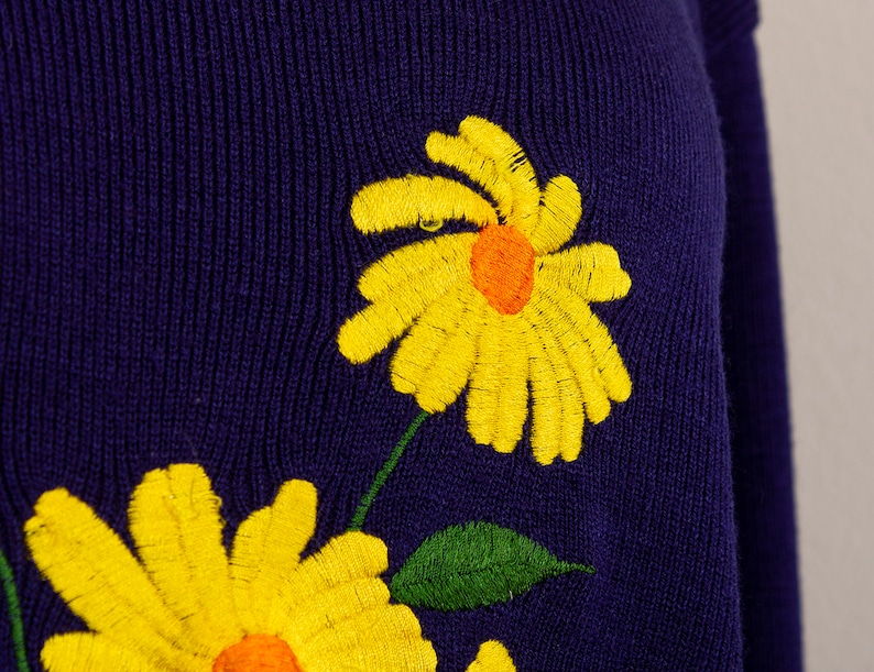 70s Floral Sweater He Loves Me Not Knit Pullover Medium 1970s Vintage Novelty Sweater