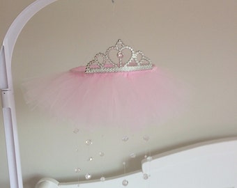Mobile pour bébé en cristal, DISPONIBLE DANS D'AUTRES COULEURS, mobile princesse, décoration princesse, mobile tutu, mobile pour bébé, chambre d'enfant en or, mobile pour bébé rose
