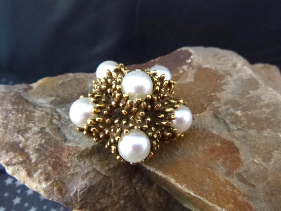 Elegant Timeless Vintage Brooch with Six Large Faux Pearls | Signed Jeanne | Collectible Vintage Brooch