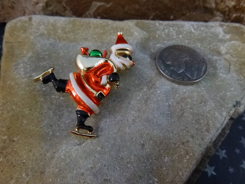 Ice Staking Santa with Bag of Presents Vintage Pin Beatrix Christmas Brooch with Festive Santa Claus Delivering Presents on Skates