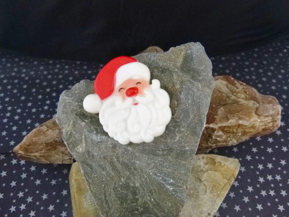 Jolly Old St. Nick Santa Claus Vintage Pin | Vintage Thermoset Plastic Christmas Pin