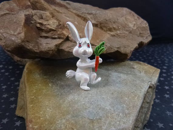 White Vintage Easter Bunny with Carrot Iridescent Pin Signed Gerry’s