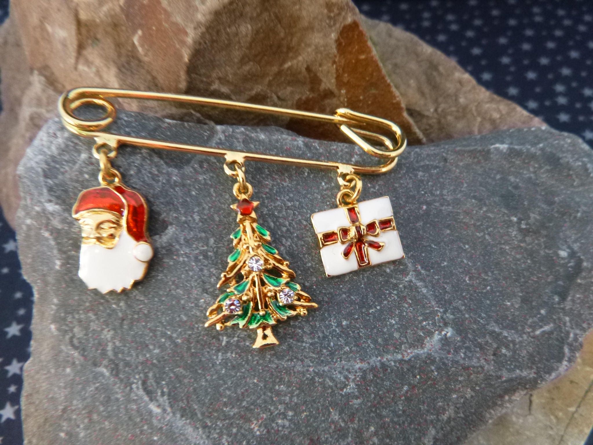 1995 Avon Holiday Charm Vintage Pin Santa, Christmas Tree, Present Dangling from Gold Tone