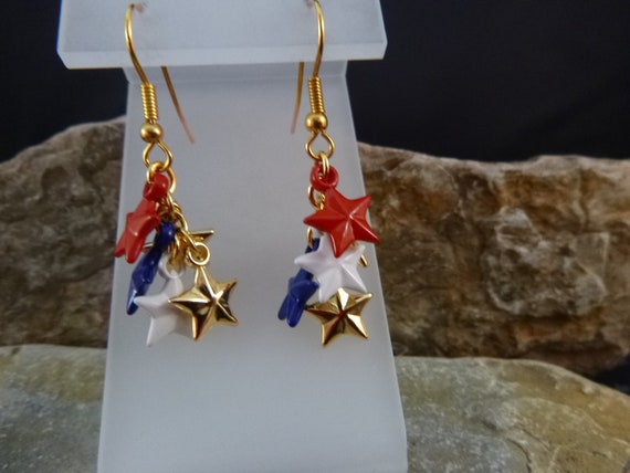 1998 Avon Dangling Stars Vintage Patriotic Pierced Earrings | Book Piece | Timeless Red White & Blue July 4 Star Earrings