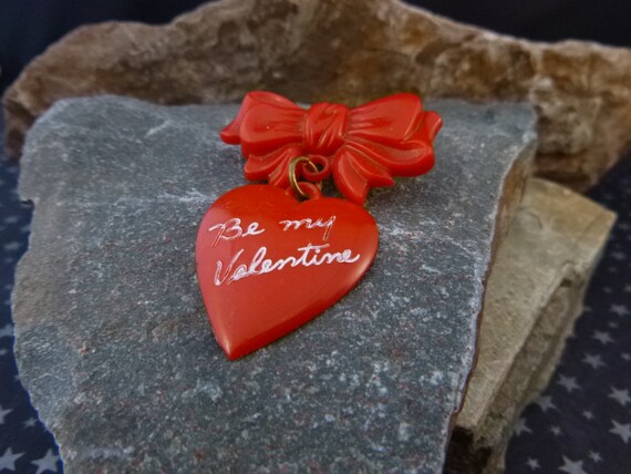 1950s Be My Valentine Red Heart Vintage Celluloid Pin | Red Valentine Heart Dangling from Bow | Mid Century Red Heart Pin | Book Piece