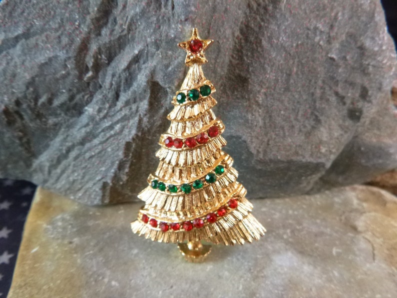 BJ Christmas Garland Tree Vintage Pin Book Piece circa l970-80s Beatrix